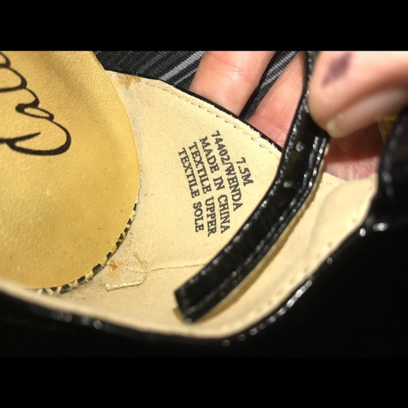 Heels - Picture 3 of 3